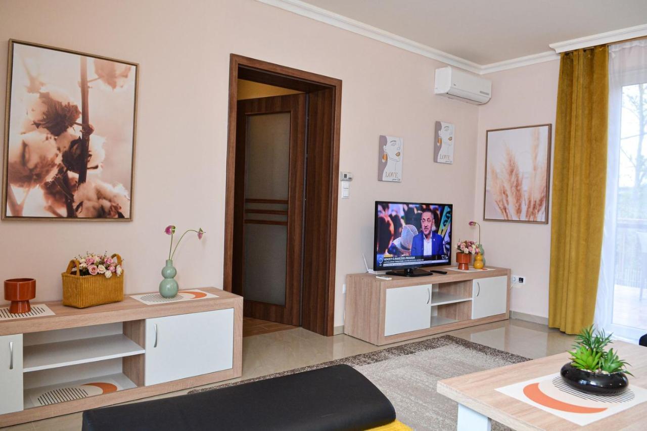 Unicum Apartman Hajdúszoboszló Dış mekan fotoğraf